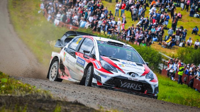 O Esapekka Lappi, στην 4η μόλις συμμετοχή του στο κορυφαίο επίπεδο του WRC, πήρε στην πατρίδα του τη Φινλανδία την πρώτη του νίκη, δίνοντας στην ομάδα της Toyota τη 2η της φετινή πρωτιά.