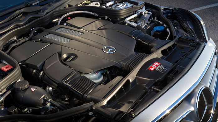 O νέος 3λιτρος V6 της Mercedes E 400 κινεί γρήγορα και παράλληλα, περισσότερο οικονομικά από όσο περιμένεις το Γερμανικό μοντέλο.
