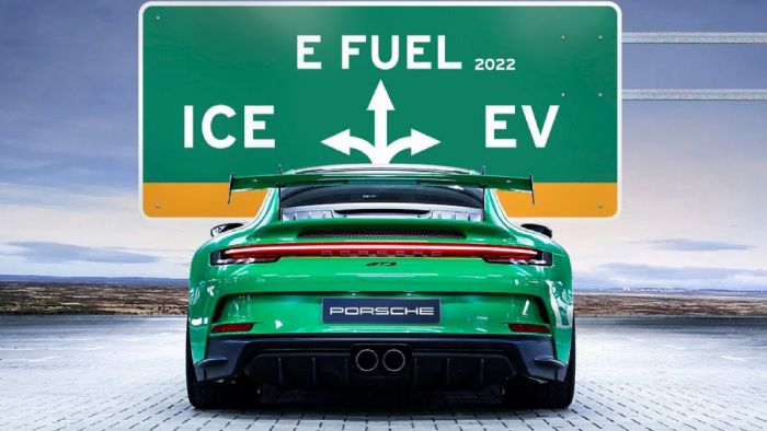 ΕΕ: «Δίνει» e-fuels στη Γερμανία για να «σκοτώσει» βενζίνη & diesel 