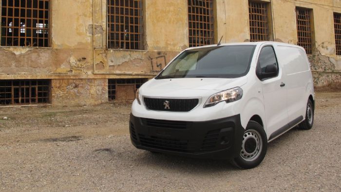 Η νέα γενιά του Peugeot Expert είναι ίσως ένα από τα πιο δραστικά αναβαθμισμένα ελαφρά επαγγελματικά των τελευταίων ετών.
Η νέα γενιά του Peugeot Expert είναι ίσως ένα από τα πιο δραστικά αναβαθμισμένα ελαφρά επαγγελματικά των τελευταίων ετών.