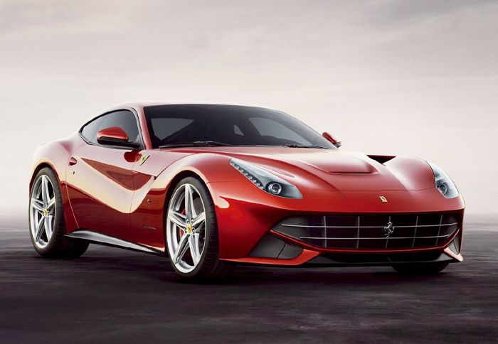 Ο σχεδιασμός ανήκει στο στούντιο του Pininfarina αλλά και στο Ferrari Styling Center.	
