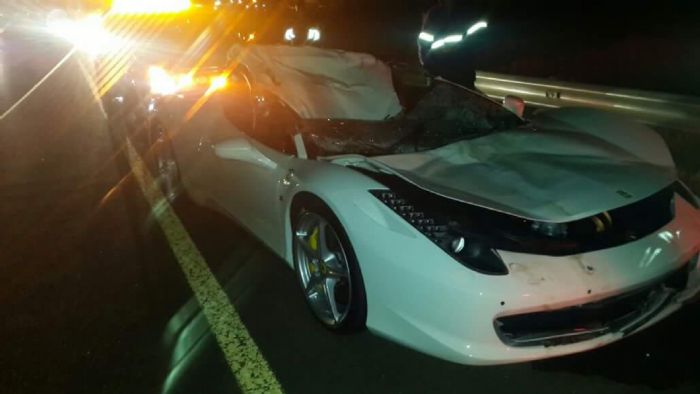 Οι εικόνες ανέβηκαν στο facebook και δεν αναφέρονται πληροφορίες για σοβαρό τραυματισμό των επιβατών της Ferrari. Μακάρι γιατί η σύγκρουση δείχνει σφοδρή.