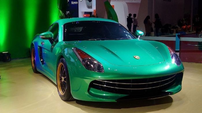 Στην εν λόγω Porsche Cayman έγινε «μεταμόσχευση» του προσώπου της Ferrari F12berlinetta.