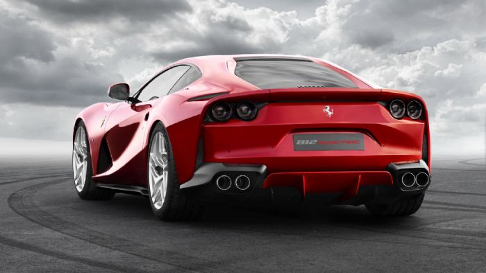 Αυτή είναι η νέα Ferrari 812 Superfast.