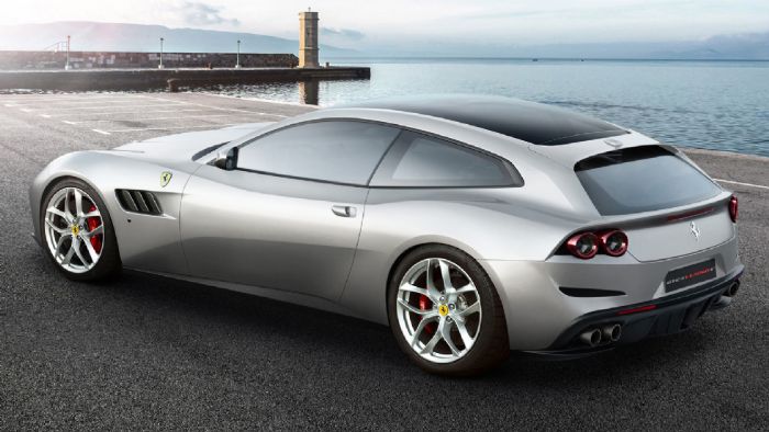 Για πρώτη φορά η Ferrari διαθέτει το ίδιο μοντέλο σε δυο εκδόσεις, με διαφορετικούς κινητήρες και επιλογή μεταξύ κίνησης στους δυο ή τους τέσσερις τροχούς. Για πρώτη φορά η Ferrari διαθέτει το ίδιο μοντέλο σε δυο εκδόσεις, με διαφορετικούς κινητήρες και επιλογή μεταξύ κίνησης στους δυο ή τους τέσσερις τροχούς.