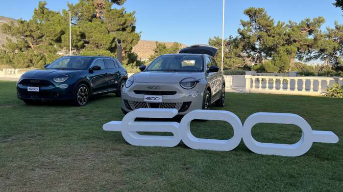 Πρεμιέρα στην Ελλάδα για το Fiat 600 στον φιλόξενο χώρο του Golf Prive της Γλυφάδας.