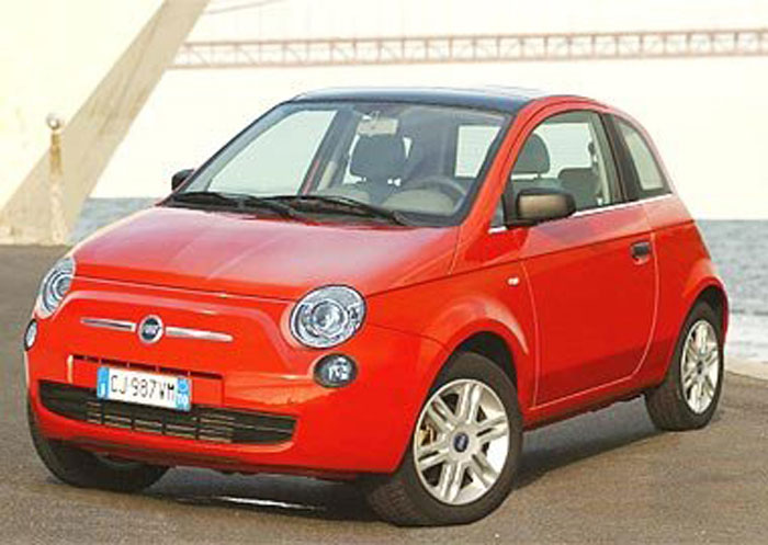 Μοντέλα όπως το Fiat 500 αγαπήθηκαν από τους Έλληνες οδηγούς και συνεχίζουν να προσφέρουν έναν ξεχωριστό τρόπο μετακίνησης.