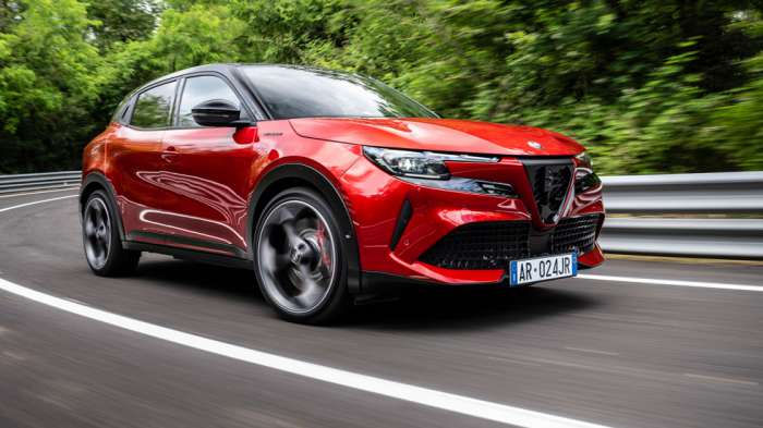H Junior είναι το πρώτο μικρό SUV στην ιστορία της Alfa Romeo και ήρθε να συμπληρώσει το καρέ των μοντέλων της ειδικής «υπο-κατηγορίας» των premium μικρών SUV H Junior είναι το πρώτο μικρό SUV στην ιστορία της Alfa Romeo και ήρθε να συμπληρώσει το καρέ των μοντέλων της ειδικής «υπο-κατηγορίας» των premium μικρών SUV