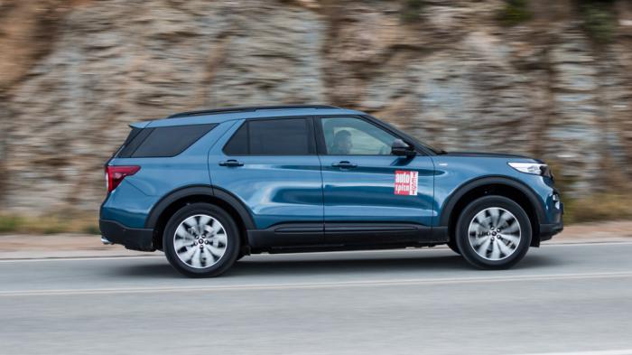 Από την μία πλευρά έχουμε ένα SUV με εντυπωσιακή ιπποδύναμη το οποίο φτάνει τους 457 ίππους, ενώ στον αντίποδα υπάρχει Plug-in υβριδική τεχνολογία που κρατά την κατανάλωση σε εξαιρετικά χαμηλά επίπεδα. 