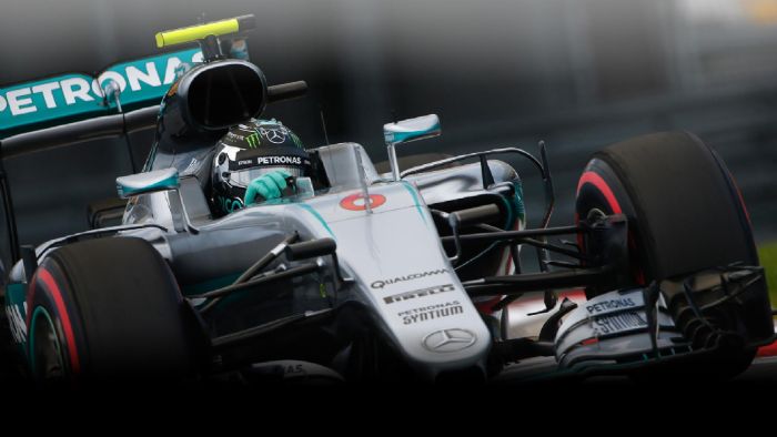 O πρωταθλητής του 2016, Nico Rosberg, άφησε κενή μια θέση στη Mercedes.