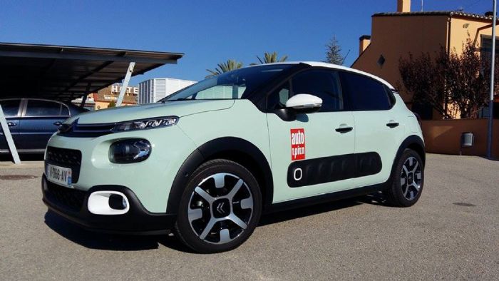 Το νέο Citroen C3 έρχεται στην Ελλάδα στα τέλη του μήνα, με τιμές που ξεκινούν από τα 12.900 ευρώ. Το νέο Citroen C3 έρχεται στην Ελλάδα στα τέλη του μήνα, με τιμές που ξεκινούν από τα 12.900 ευρώ.
