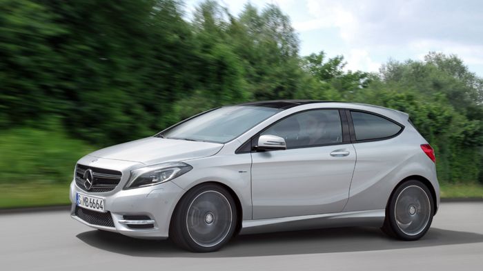 Για πρώτη φορά στην ιστορία, η Mercedes θα εισέλθει στη μικρή κατηγορία, με ένα νέο μοντέλο που θα θυμίζει A-Class (κατασκοπευτική εικόνα).