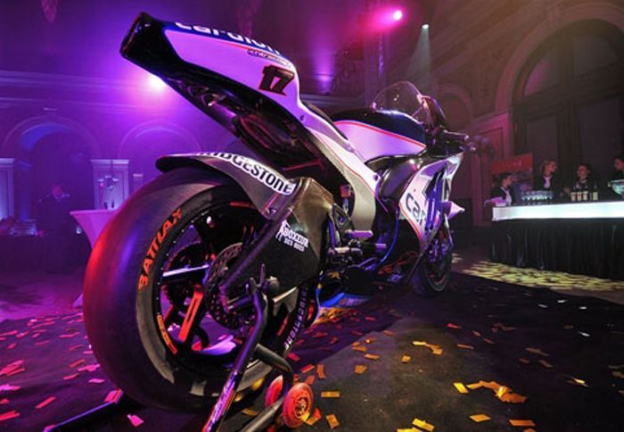 Η παρουσίαση των νέων χρωμάτων της Ducati από την Cardion AB Motoracing.
