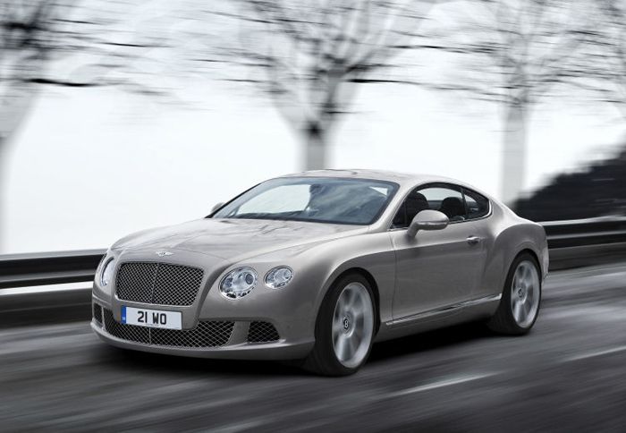 Η Bentley θα προσπαθήσει να αυξήσει τις πωλήσεις της για το επόμενο έτος με δυνατό τους χαρτί τις Continentral GT και GTC.