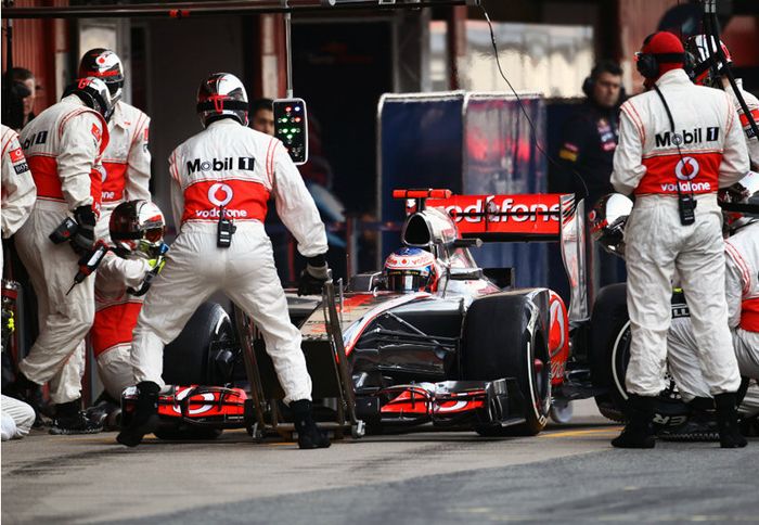 Ο Jenson Button κατάφερε να βρεθεί πρώτος στην γενική κατάταξη του 1ου σκέλους δοκιμαστικών GP Αυστραλίας. Ο Jenson Button κατάφερε να βρεθεί πρώτος στην γενική κατάταξη του 1ου σκέλους δοκιμαστικών GP Αυστραλίας.