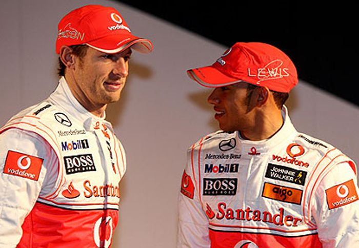 Η McLaren μαζί με τον Button κατέληξαν στην υπογραφή ενός πολυετές συμβόλαιο.