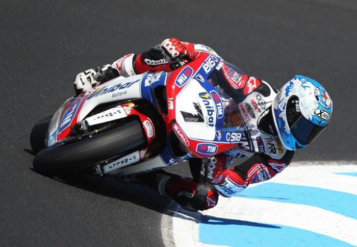 Με σταθερό και καλό ρυθμό αυτή τη φορά, ο Checa τερμάτισε στην πρώτη θέση.
