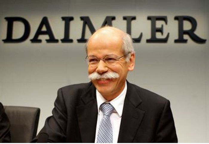 Ο Dieter Zetsche παραδέχεται την οδήγηση του M.Schumacher και έκανε αρκετά παρά το χαμηλότερης απόδοσης μονοθέσιο.