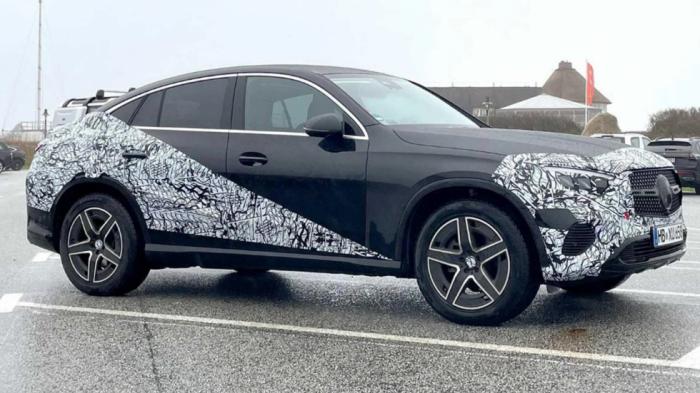 «Ημίγυμνη» σε δοκιμές η Mercedes GLC Coupe «Ημίγυμνη» σε δοκιμές η Mercedes GLC Coupe