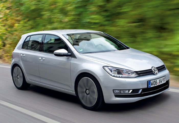 Κερδίζει σε δυναμισμό το επόμενο VW Golf, χωρίς παράλληλα να ξεφεύγει από τις γνώριμες σχεδιαστικές γραμμές της μάρκας. Κερδίζει σε δυναμισμό το επόμενο VW Golf, χωρίς παράλληλα να ξεφεύγει από τις γνώριμες σχεδιαστικές γραμμές της μάρκας.