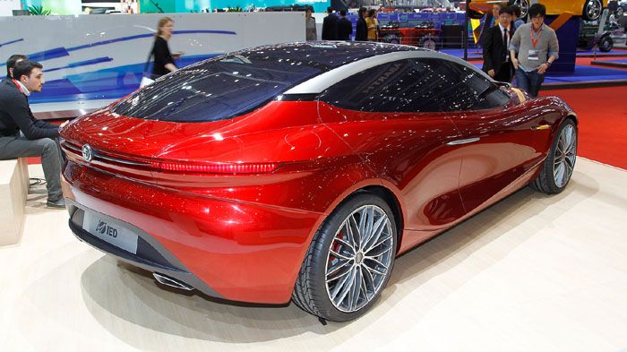 Σύμφωνα με πληροφορίες, η νέα Alfa Romeo θα κατασκευάζεται σε sedan αμάξωμα καθώς και σε station wagon.