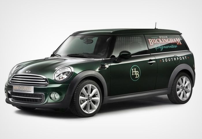 H MINI αφαίρεσε από το Clubvan τα πίσω καθίσματα για να του δώσει έναν πιο επαγγελματικό χαρακτήρα.