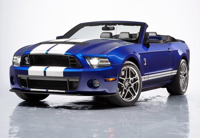 Το νέο Ford Shelby GT500 Convertible 2013 παρουσιάστηκε στην έκθεση αυτοκινήτων του Σικάγο.