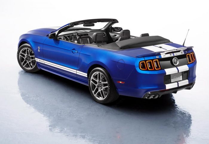 Το νέο GT500 Convertible της SVT εφοδιάζεται με υπερτροφοδοτούμενο V8 των 5,8 λτ. με την απόδοσή του να αγγίζει τους 650 ίππους.