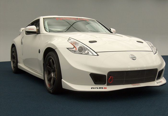 Το Nissan 370Z Nismo RC είναι ένα αγωνιστικό μοντέλο της ιαπωνικής φίρμας, το οποίο θα διατίθεται και στην παραγωγή.