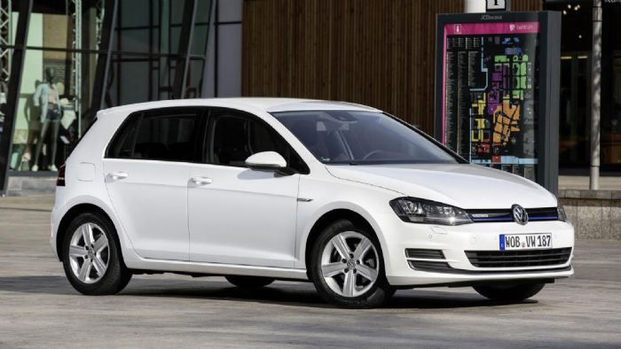 Η VW παρουσίασε τη νέα έκδοση του Golf με 1,0 λτ. βενζινοκινητήρα TSI, 115 ίππων και 200 Nm ροπής.