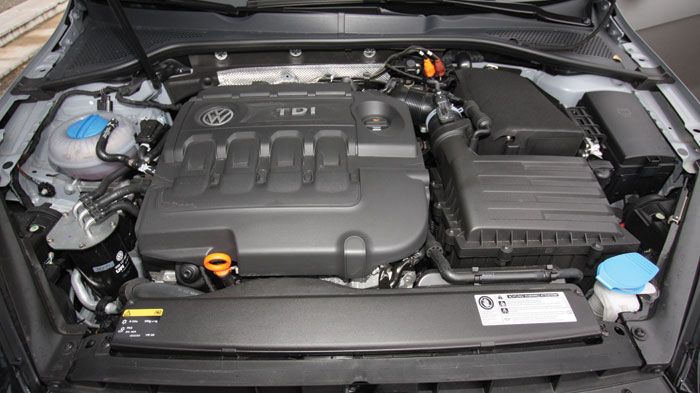 Ιδιαίτερα πολιτισμένος σε λειτουργία, με χαμηλή κατανάλωση και πολύ καλές επιδόσεις, έρχεται ο νέος 1,6 TDI του νέου VW Golf.