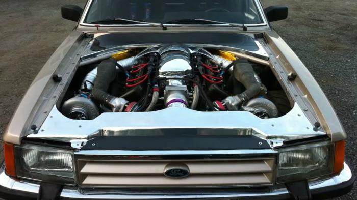 Για να χωρέσει ο ογκώδης κινητήρας της Koenigsegg στο Granada χρειάστηκε αρκετό κόψε-ράψε. Για να χωρέσει ο ογκώδης κινητήρας της Koenigsegg στο Granada χρειάστηκε αρκετό κόψε-ράψε.