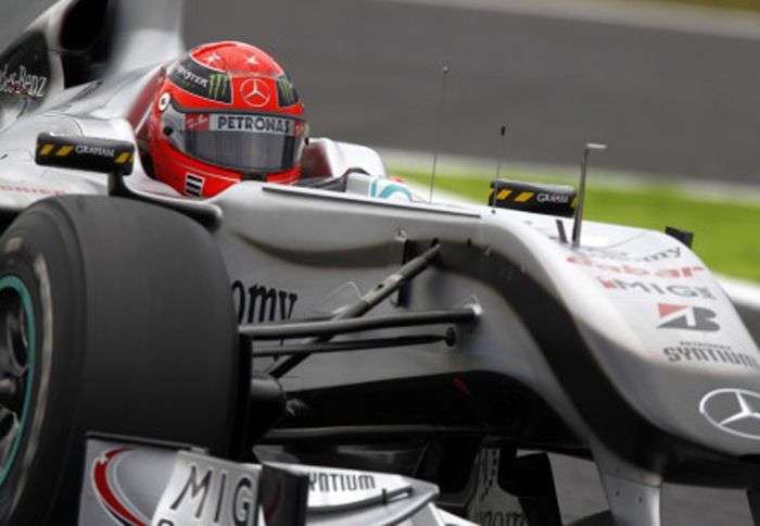 Ο Ross Brawn συζητάει την ανανέωση του συμβολαίου του Michael Schumacher μέχρι και το 2013.