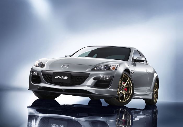 Το Mazda RX-8 Spirit R θα εφοδιάζεται είτε με χειροκίνητο, είτε με αυτόματο κιβώτιο 6 σχέσεων.