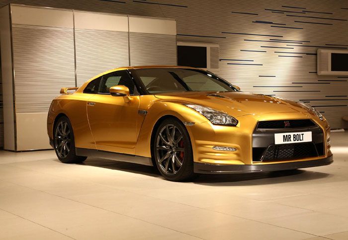 Το χρυσό χρώμα του Bolt, περιβάλλει και το μοναδικό GT-R, που θα δημοπρατηθεί για φιλανθρωπικό σκοπό.