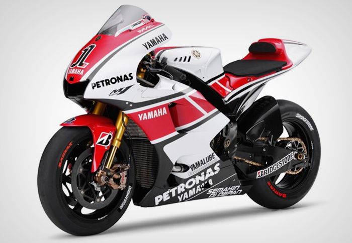 Ο Jorge Lorenzo και ο Ben Spies θα ντυθούν στα επετειακά χρώματα της Yamaha για ακόμα μια φορά.
