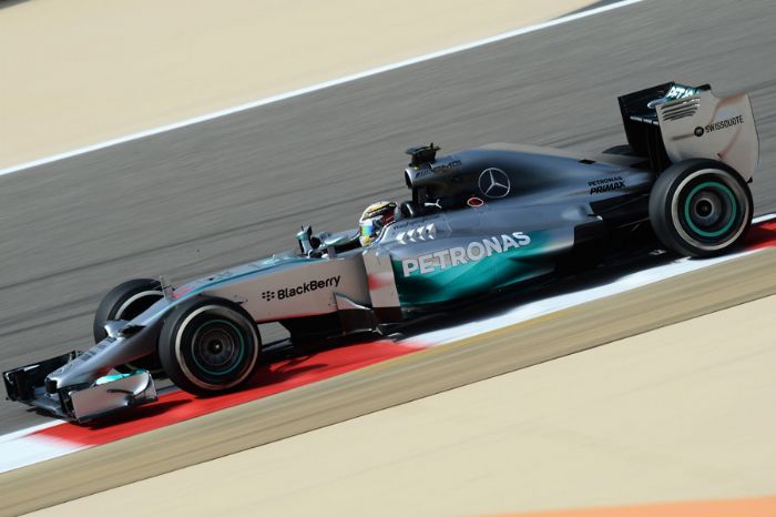Ο Lewis Hamilton σημείωσε τον ταχύτερο χρόνο μετά και τη δεύτερη περίοδο των ελεύθερων δοκιμών.