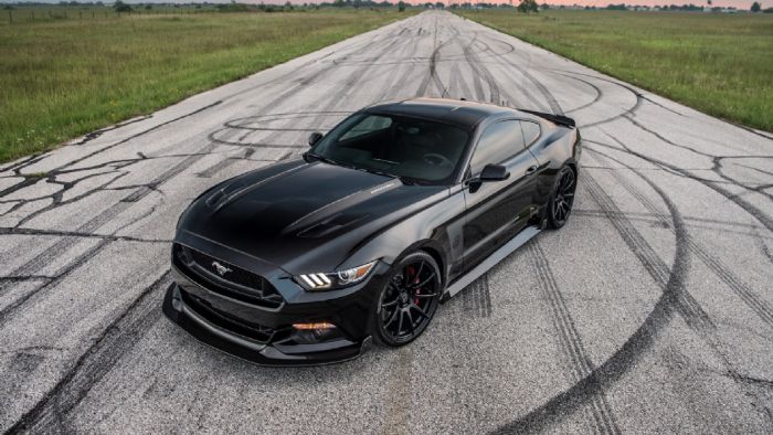 Βασισμένη στην ήδη υπάρχουσα Ford Mustang, η HPE800 έχει κάποιες μικρές, αλλά χαρακτηριστικές αλλαγές μέσα και έξω. Βασισμένη στην ήδη υπάρχουσα Ford Mustang, η HPE800 έχει κάποιες μικρές, αλλά χαρακτηριστικές αλλαγές μέσα και έξω.
