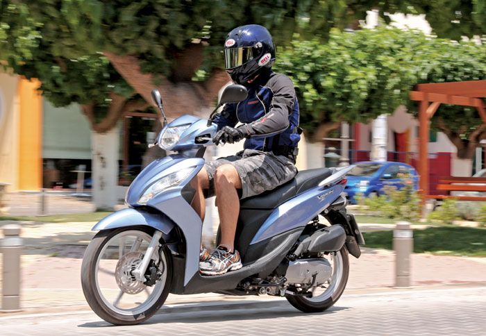 Πολύ άνετο στις αστικές μετακινήσεις, με μαλακές, ενδοτικές αναρτήσεις.