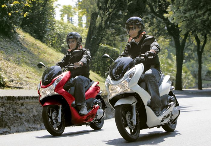 Το Honda PCX αποτέλεσε μια από τις εκπλήξεις των ταξινομήσεων, όταν πρωτοήρθε στη χώρα μας, και συνεχίζει σταθερά.
