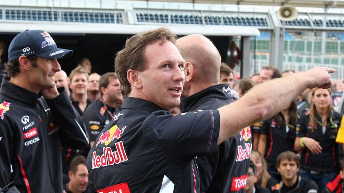 Μένει στη Red Bull ο Christian Horner.