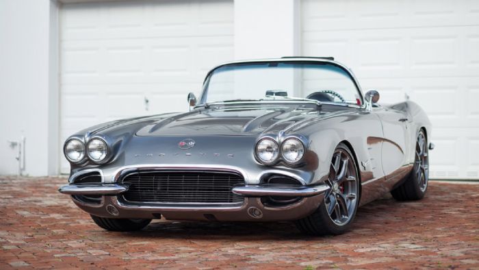 Η Corvette του 1962 μας υπενθυμίζει το πώς φτιάχνονταν κάποτε τα αυτοκίνητα, όταν ο άνθρωπος και το ταλέντο του ήταν πιο σημαντικά από τα ρομπότ και τους υπολογιστές.