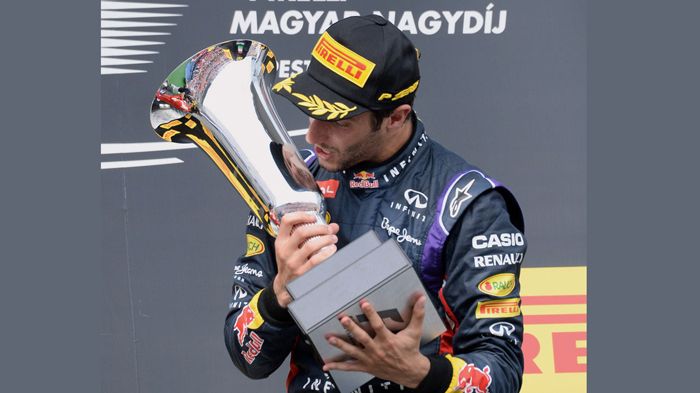 Αλλη μια εκπληκτική μέρα για τον Daniel Ricciardo της Red Bull Racing-Renault. Στην Ουγγαρία πήρε επάξια τη 2η φετινή του νίκη. Αλλη μια εκπληκτική μέρα για τον Daniel Ricciardo της Red Bull Racing-Renault. Στην Ουγγαρία πήρε επάξια τη 2η φετινή του νίκη.