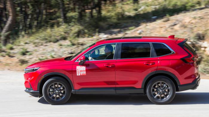 Ο κινητήρας του Honda κατά βάση λειτουργεί ως γεννήτρια, με τους ηλεκτροκινητήρες να αναλαμβάνουν την κίνηση έχοντας ως πρώτο μέλημα την ηλεκτροκίνηση για μεγαλύτερη οικονομία. Ο κινητήρας του Honda κατά βάση λειτουργεί ως γεννήτρια, με τους ηλεκτροκινητήρες να αναλαμβάνουν την κίνηση έχοντας ως πρώτο μέλημα την ηλεκτροκίνηση για μεγαλύτερη οικονομία.