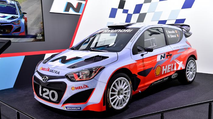 Το Hyundai i20 N θα «ντυθεί» με ένα πλήρες body kit, ώστε να αποτελεί κάτι σαν την έκδοση δρόμου του i20 WRC (φωτό).