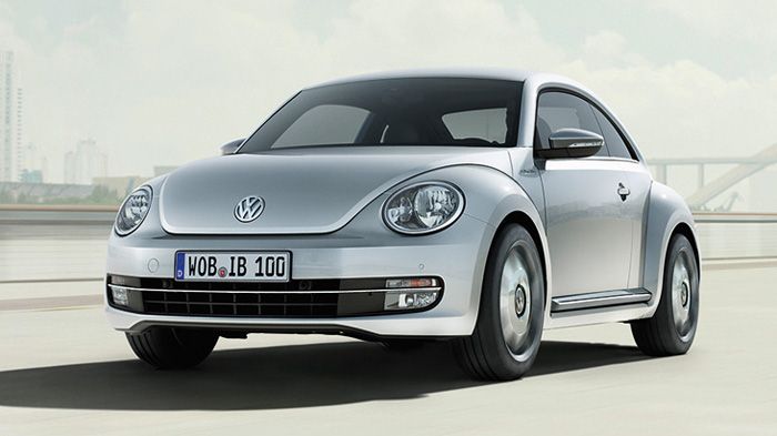 Η VW παρουσίασε στο Σαλόνι της Σαγκάης ένα Beetle, εξοπλίζοντάς το με ένα κινητό τηλέφωνο iPhone.