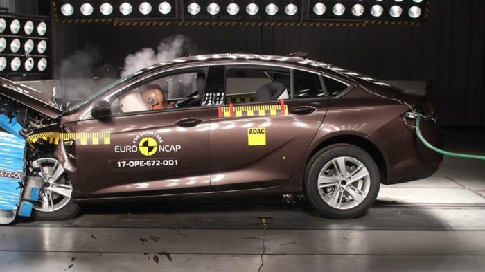 Δοκιμή πρόσκρουσης για το Opel Insignia.