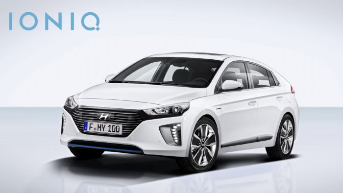 Το IONIQ hybrid συνδυάζει ένα κινητήρα βενζίνης 1.6 GDI 105 ίππων, με ένα ηλεκτρικό μοτέρ 44 αλόγων. Η συνδυαστική απόδοση του υβριδικού συστήματος είναι 141 ίπποι.