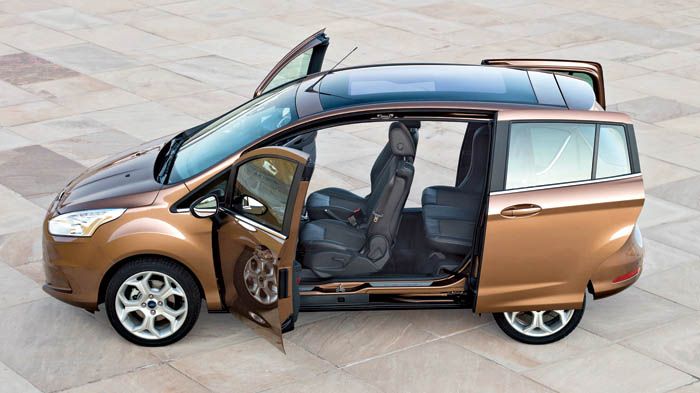 Το εσωτερικό του Toyota iQ καταφέρνει και είναι μοντέρνο χρησιμοποιώντας λιτές γραμμές. Το εσωτερικό του Toyota iQ καταφέρνει και είναι μοντέρνο χρησιμοποιώντας λιτές γραμμές.