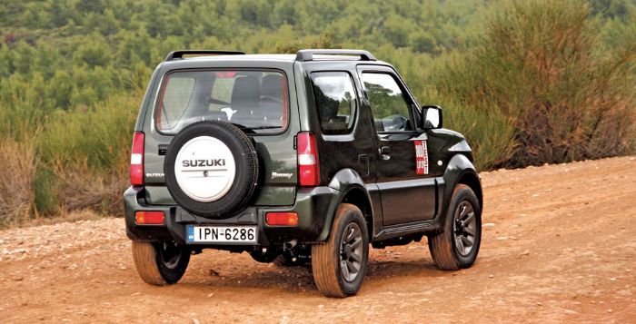 Tο ανανεωμένο Suzuki Jimny διατίθεται στην τιμή των 15.290 ευρώ, με τη χρήση του προγράμματος Easy Bonus και το όφελος απόσυρσης. Tο ανανεωμένο Suzuki Jimny διατίθεται στην τιμή των 15.290 ευρώ, με τη χρήση του προγράμματος Easy Bonus και το όφελος απόσυρσης.